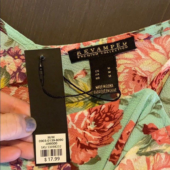 OFF THE SHOULDER TOP 🌼 - Picture 2 of 4